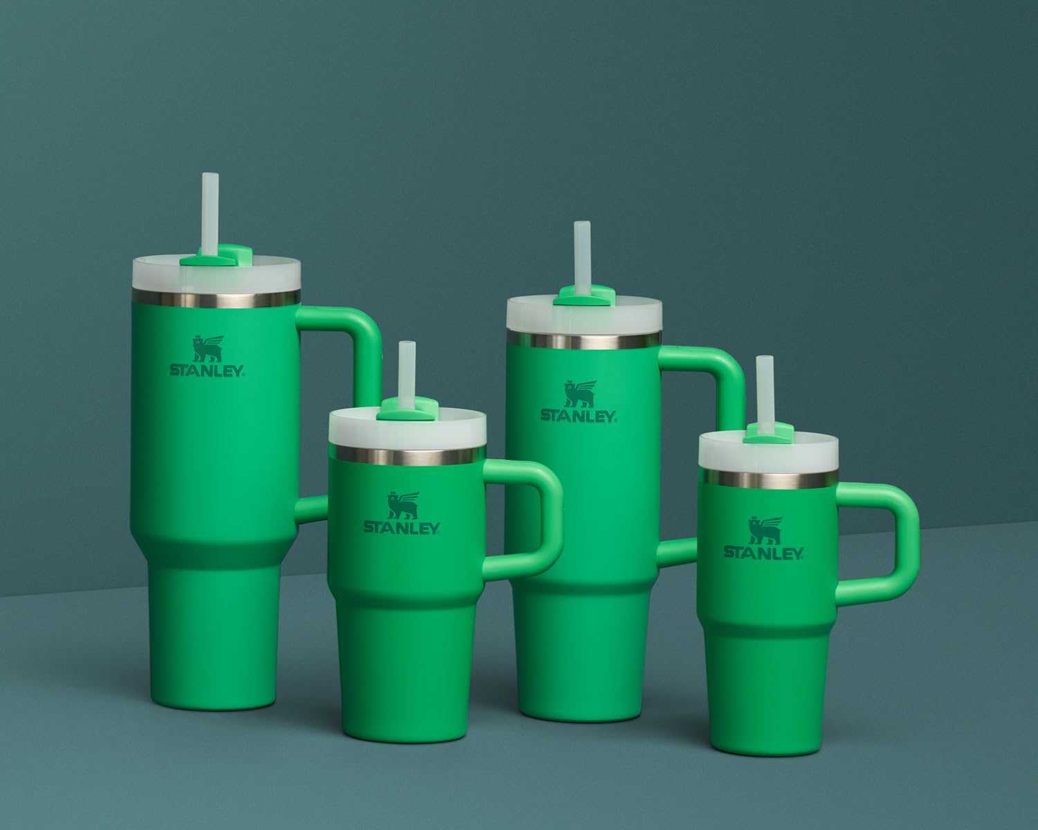 BPA-free STANLEY Quencher H2.0 made of recycled steel for sustainable sipping.