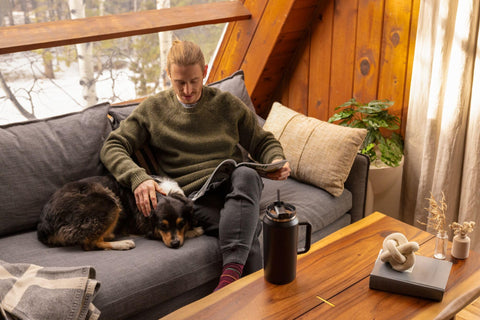 STANLEY Quencher vacuum insulation keeps drinks cold for hours.