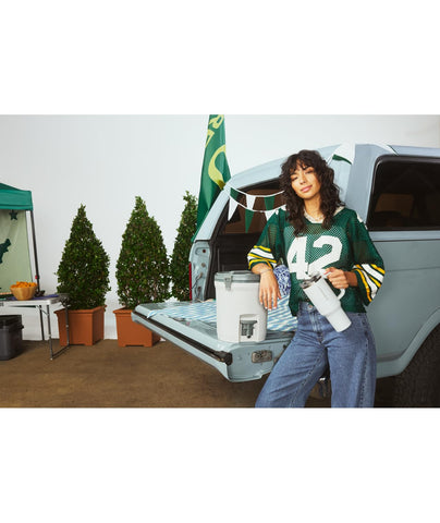 Narrow base of STANLEY Quencher ProTour fits most car cup holders for easy transport