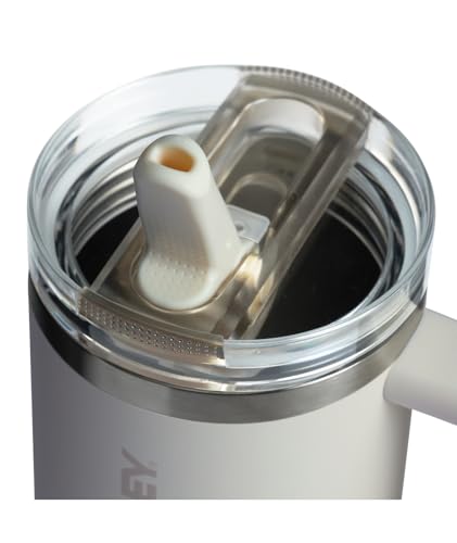 STANLEY Quencher ProTour flip straw lid for quick spill-free sips.