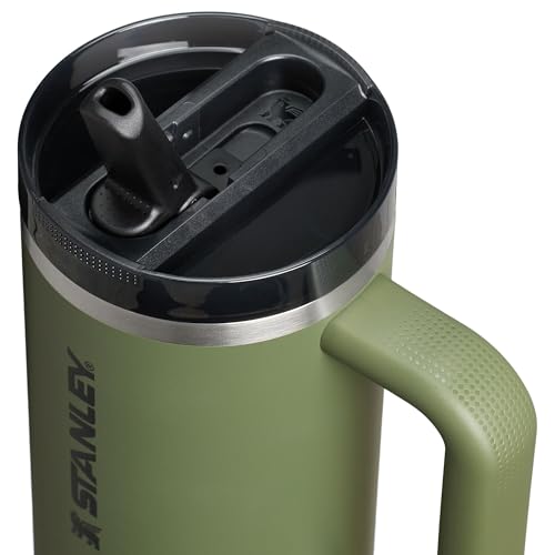 Stanley Quencher ProTour built-in straw enables quick hydration during workouts.