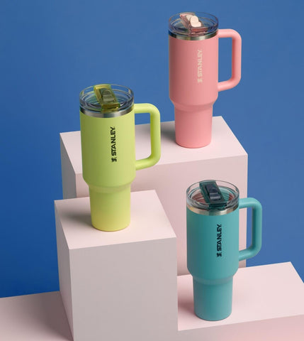 Stanley Quencher ProTour-handle: comfortable grip and bag-friendly portability.