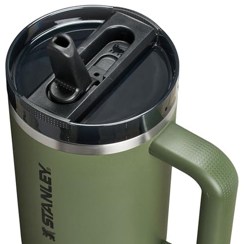 STANLEY Quencher ProTour leakproof lid keeps drinks secure during workouts and commutes.