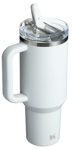 Leakproof lid on STANLEY Quencher ProTour prevents spills during travel and commutes