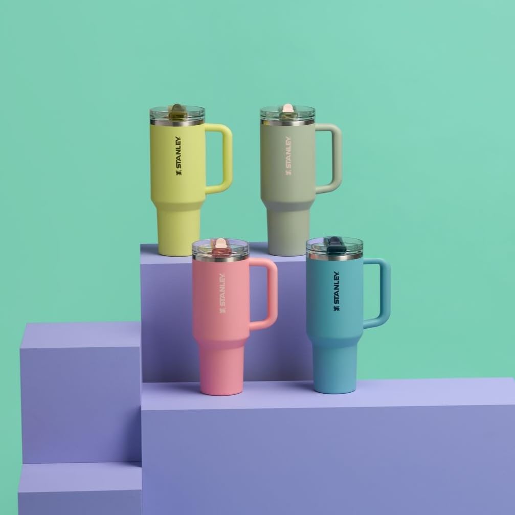 Textured handle and narrow base fit most cup holders