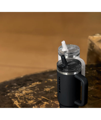 Textured handle on STANLEY Quencher ProTour offers a secure grip for one-handed carrying