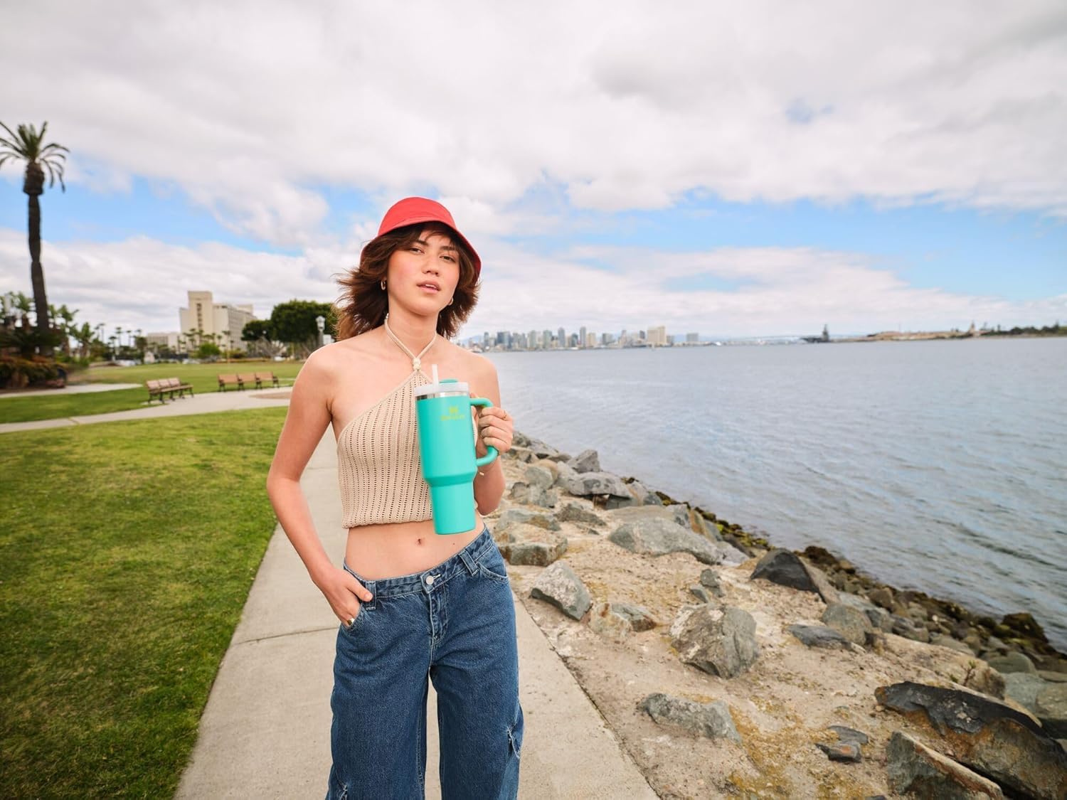 Integrated straw and lid prevent leaks for easy on-the-go hydration.