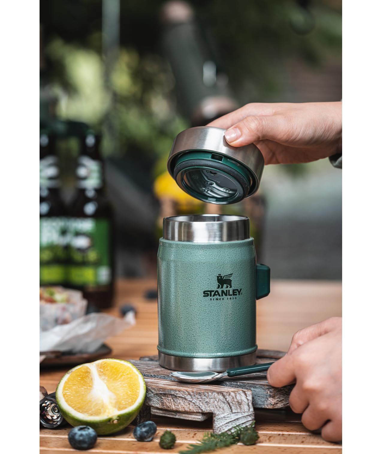 90 percent recycled stainless steel body supports sustainable choices.