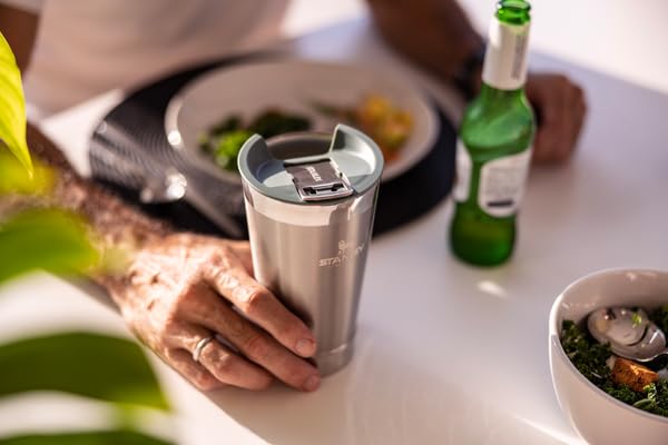 STANLEY Stay-Chill pint wide-mouth opening for easy filling and cleaning.