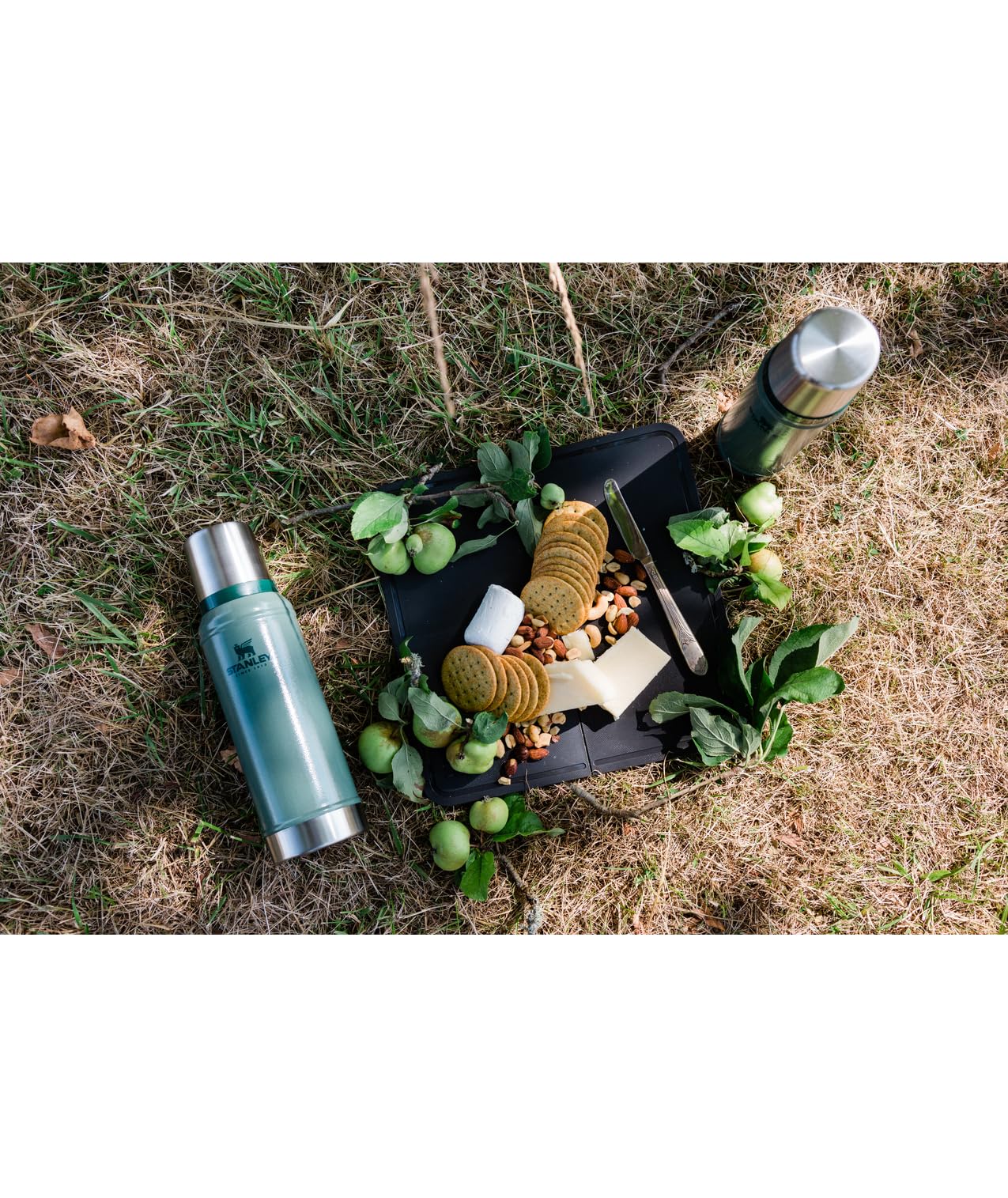 STANLEY Hammertone Green bottle suits travel and camping.