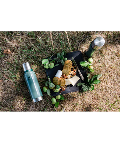 STANLEY Hammertone Green bottle suits travel and camping.