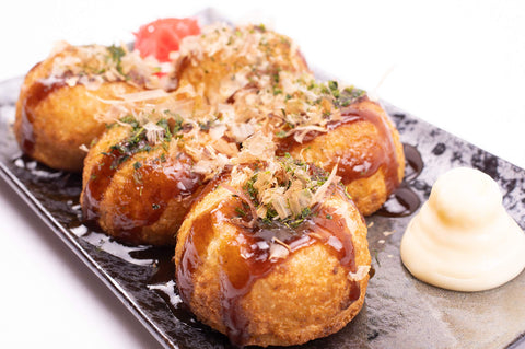 StarBlue Takoyaki Maker easy cleaning with non-abrasive sponge.