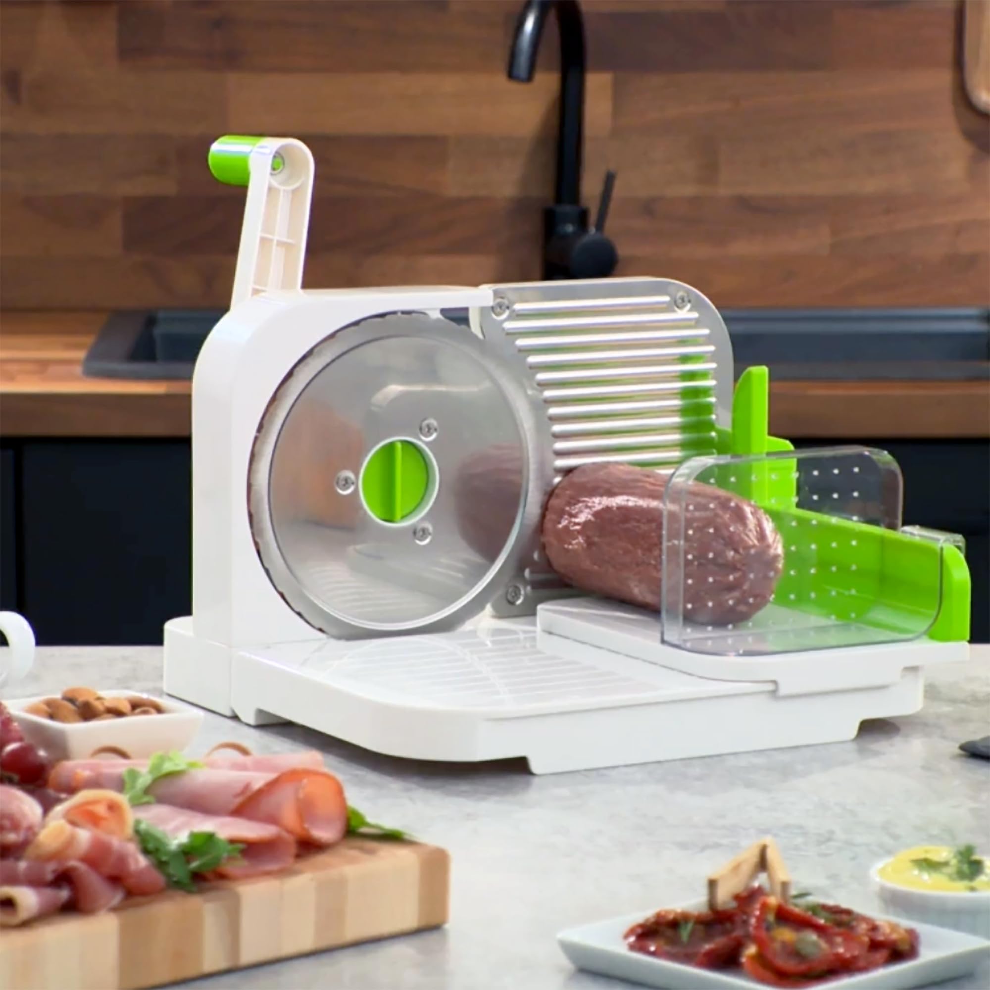 Starfrit Deli Slicer dishwasher-safe parts simplify post-use cleaning