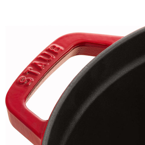STAUB durable enamel finish resists chipping and staining over time.