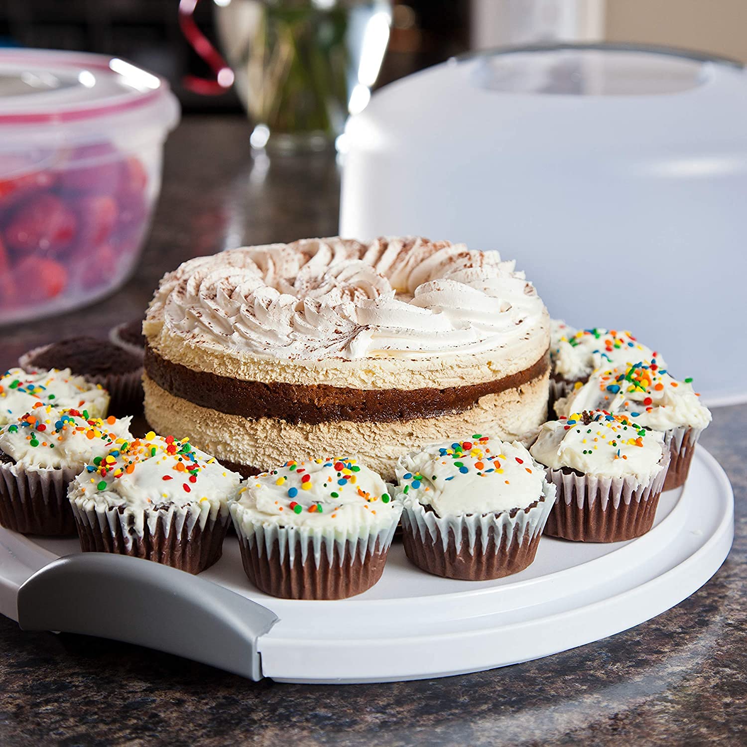 Sterilite cake server fits a 12-inch round cake for convenient gifting