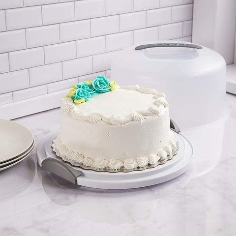 Sterilite cake server with tight latches ensuring a secure seal during transport