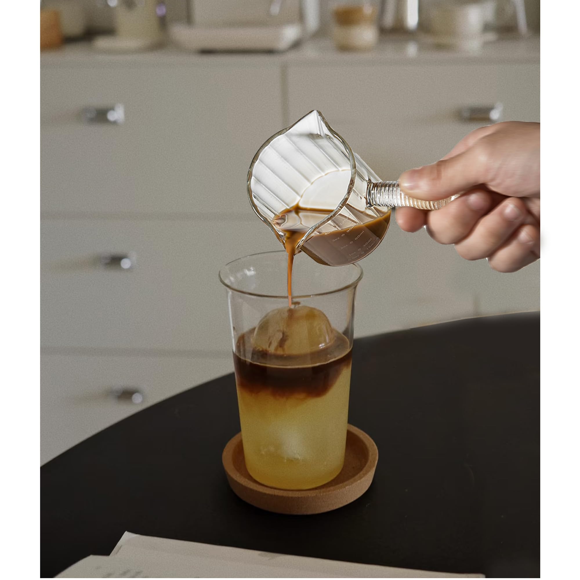 Steviieden glass cups showing smooth surface and easy cleaning.