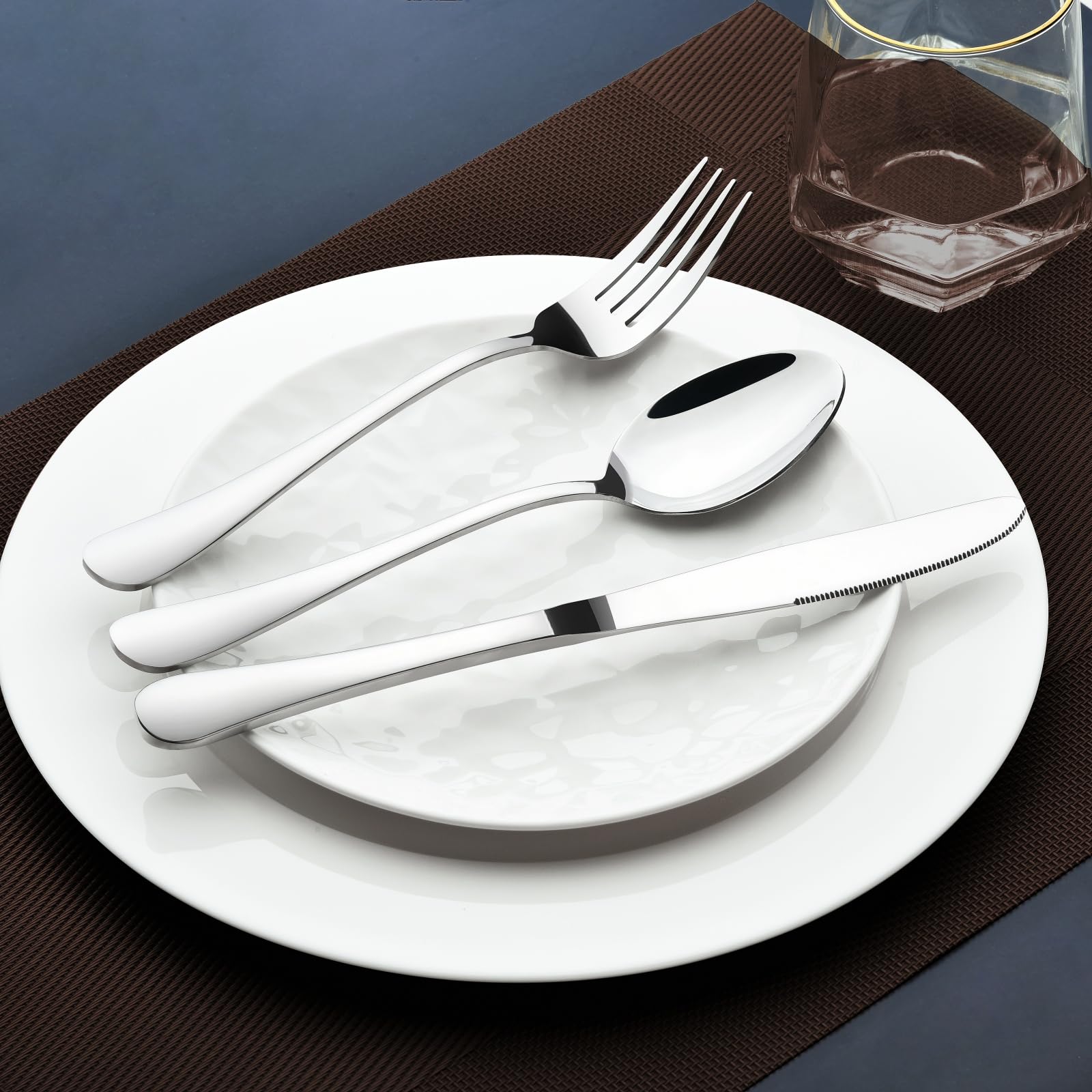 Stilloye square-edge ergonomic flatware designed for comfortable grip and balanced dining.