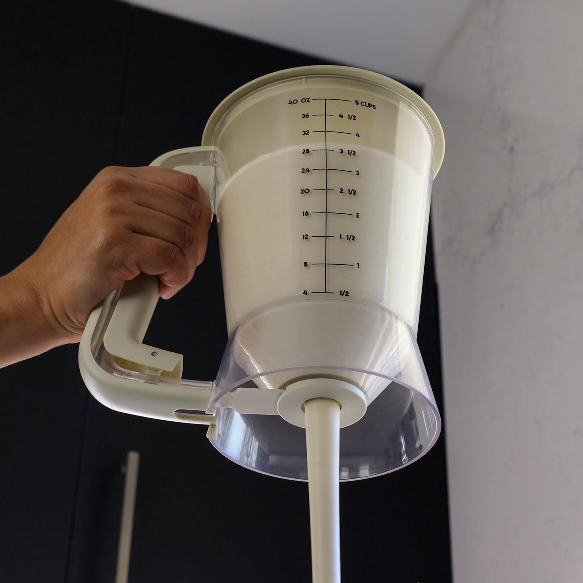 STIRLEX drip-free valve reduces drips for tidy counters