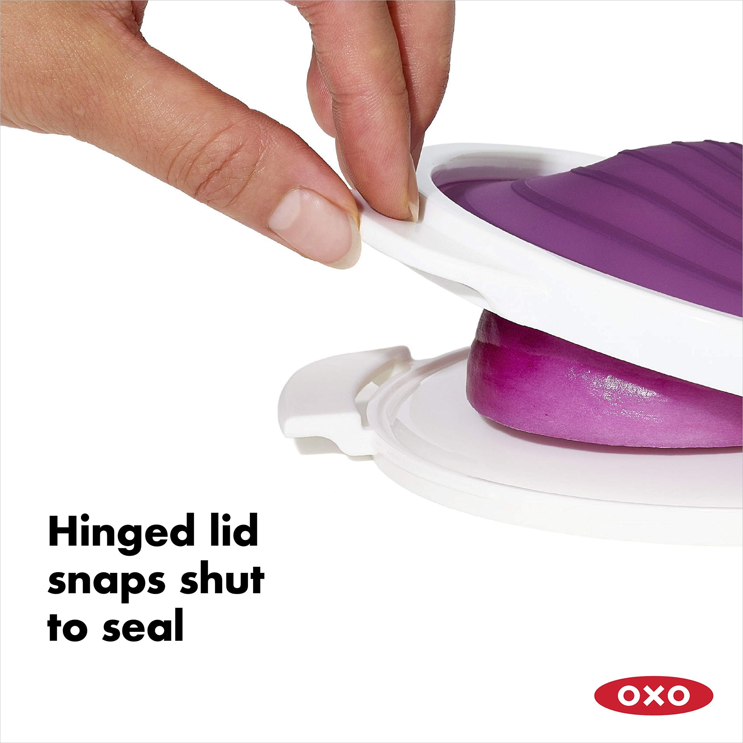 Stretchy silicone lid seals any onion shape to trap aromas.