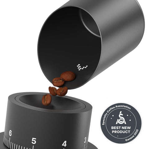 Subminimal Subscale IPX-4 splash resistance supports busy kitchens.