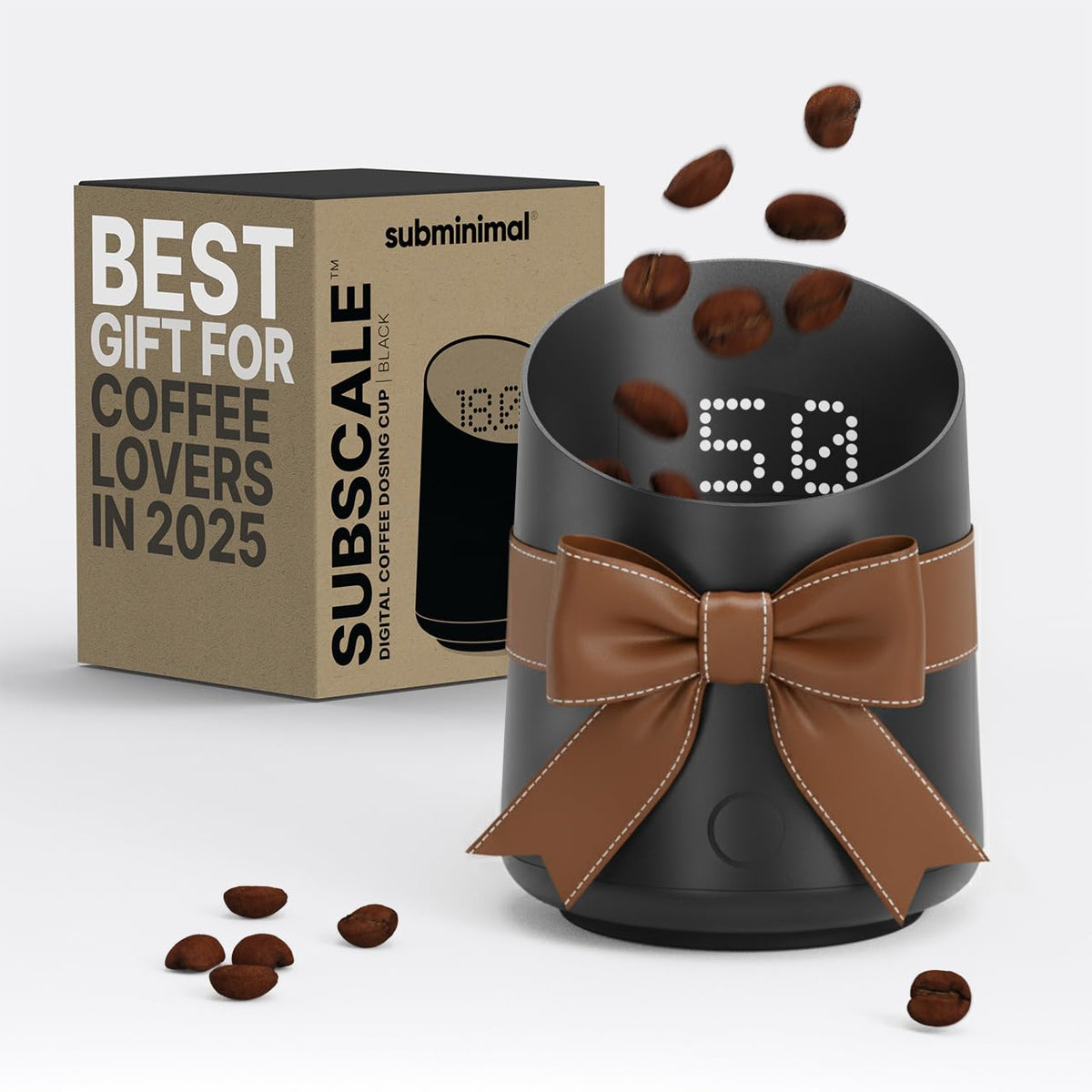 Subminimal Subscale with LED display enables precise espresso dosing.