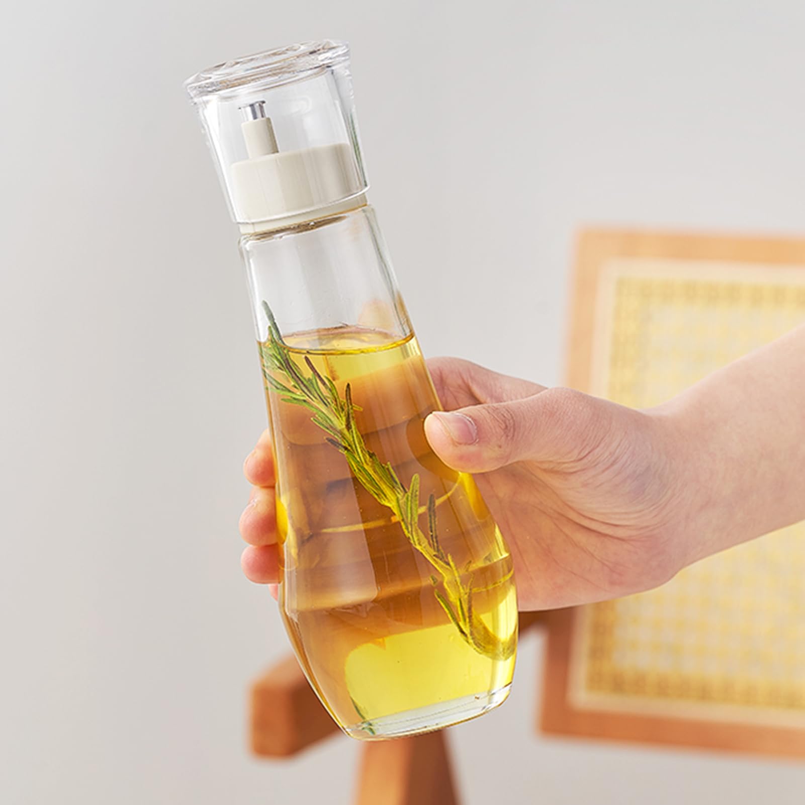 Summark Diamond borosilicate glass shows clear contents and cleanliness.