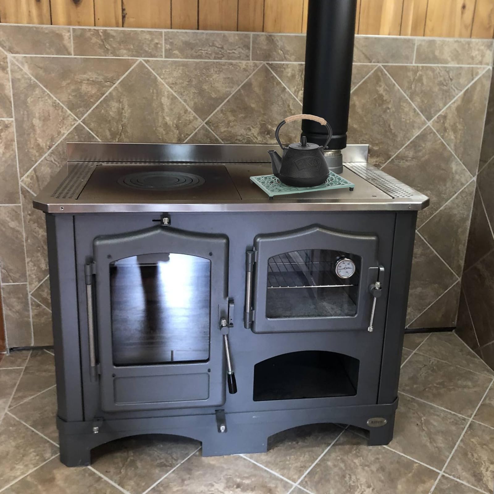 Sumnacon green cast iron trivet side angle with rubber feet protects surfaces from heat