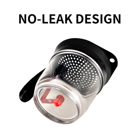 Sumteene fat separator slip-resistant handle in use