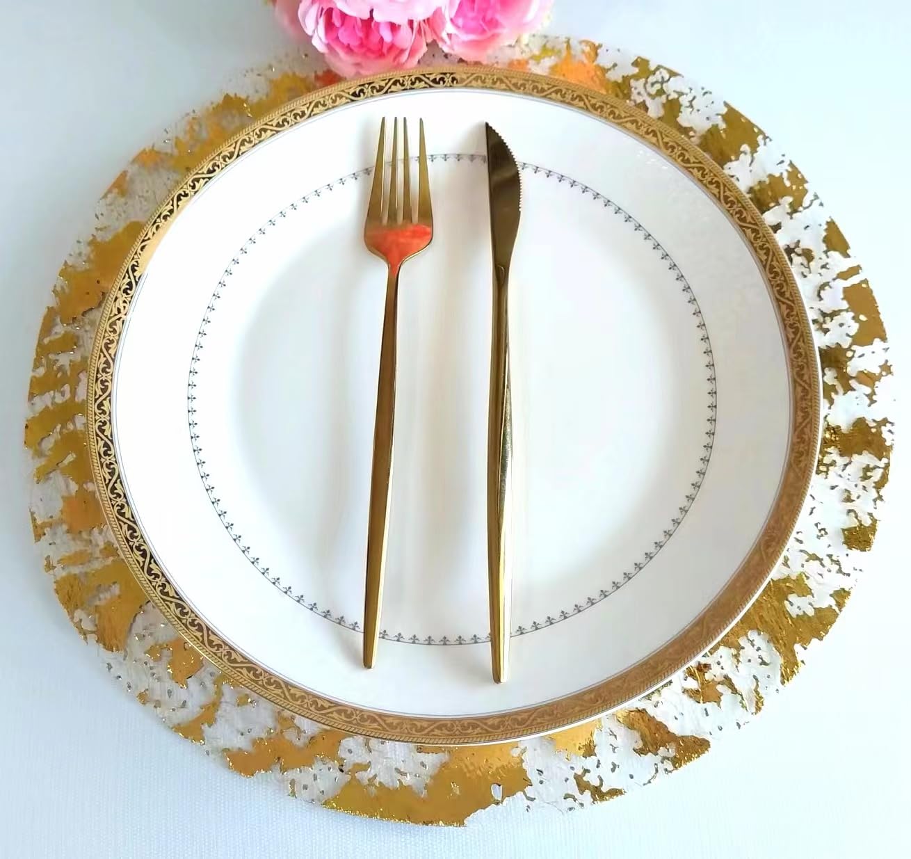 Sunlunckystar 100-pack disposable placemats for bulk wedding or party use.