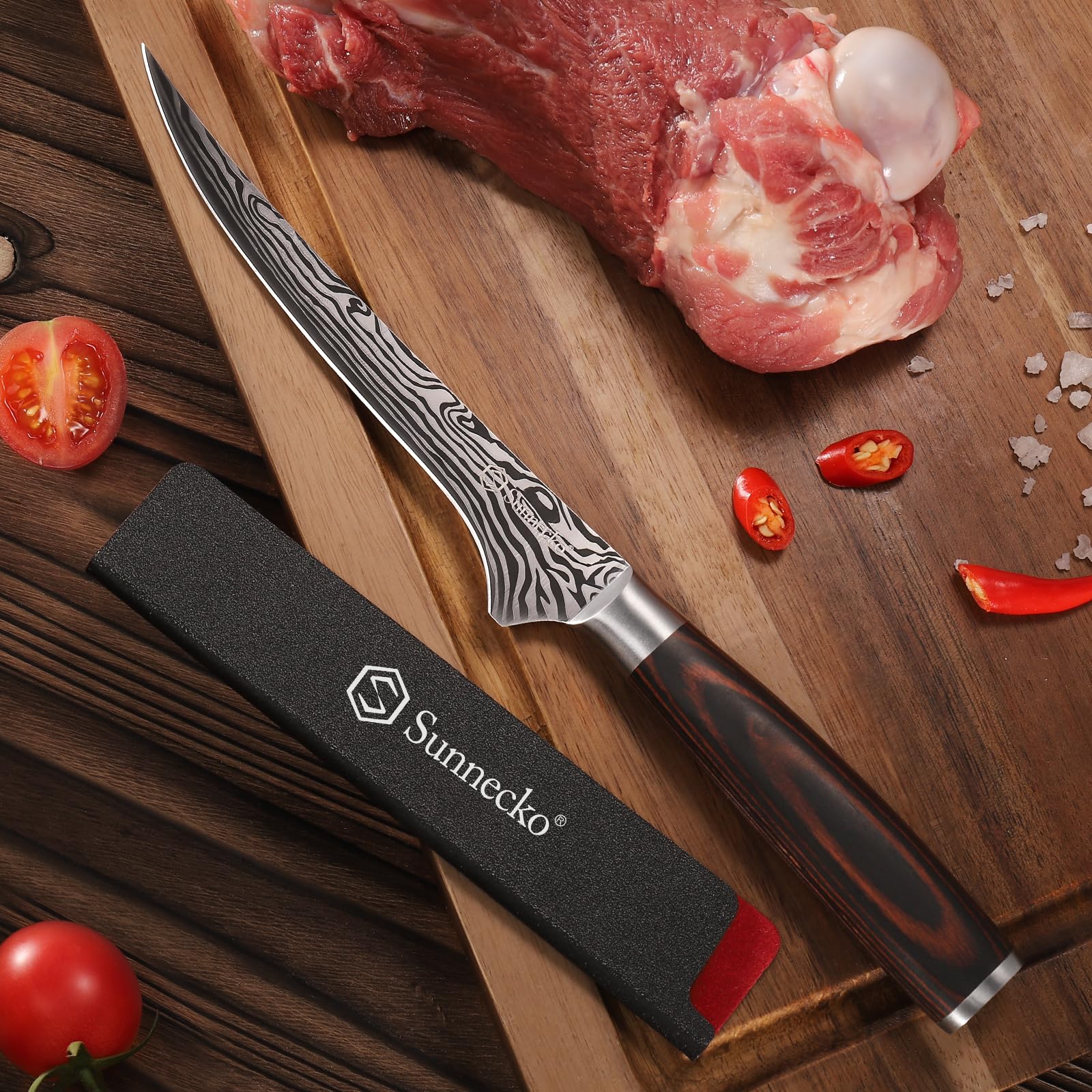 Sunnecko knife sheath protects the blade and keeps it ready.