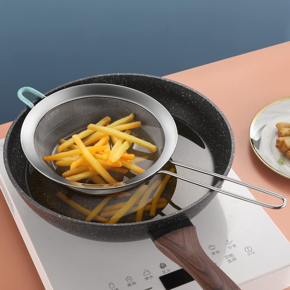 Sunwukin juice and sauce strainer for smoother textures.