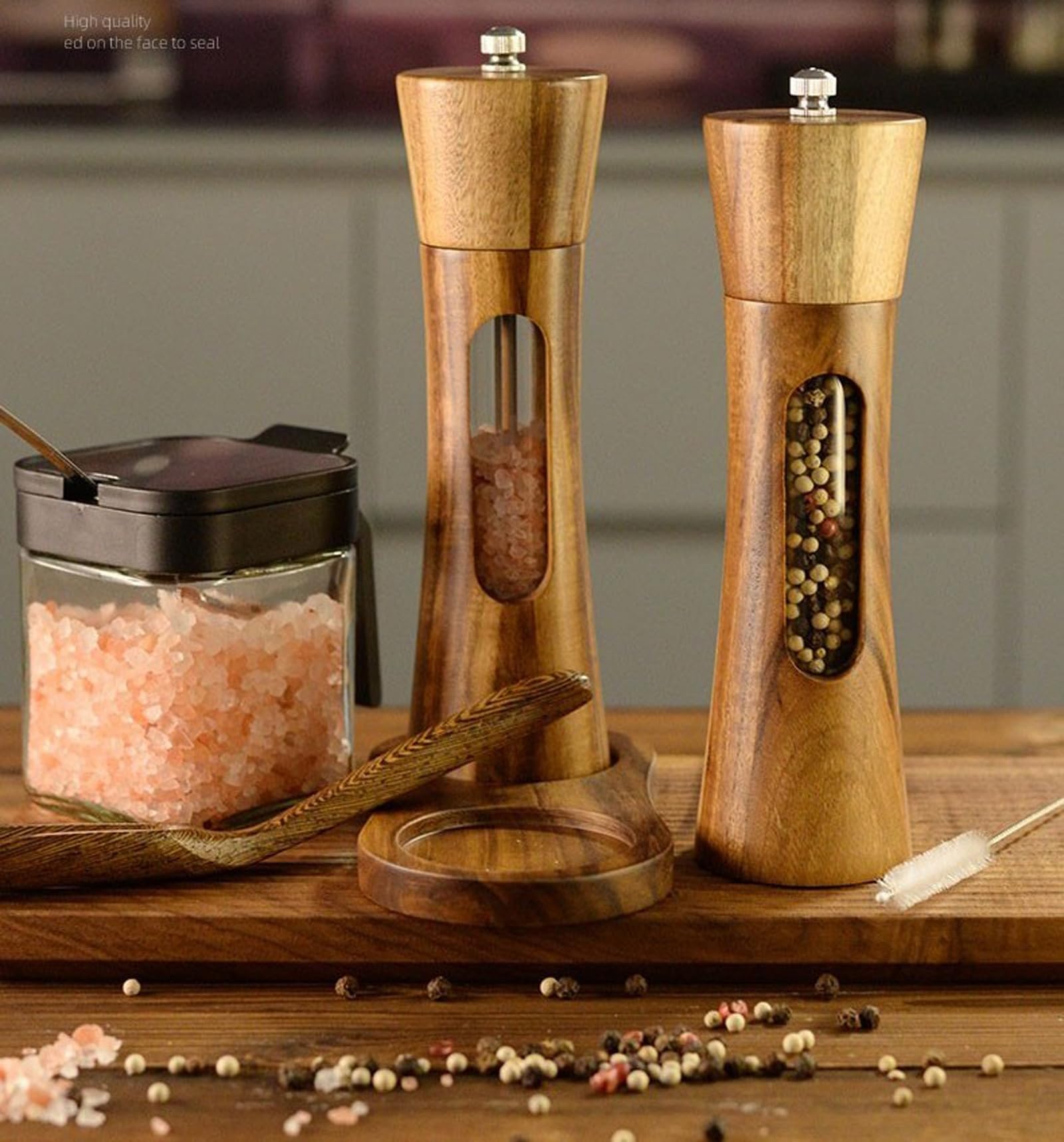 SUPRNN ceramic grinder with adjustable coarseness for versatile seasoning.
