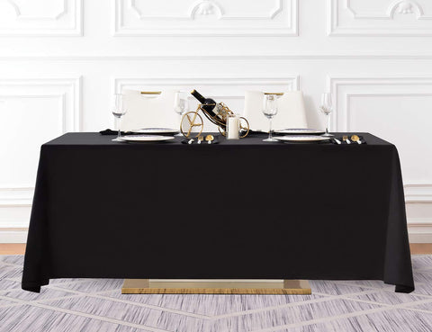 Surmente tablecloth with rounded corners for a neat presentation