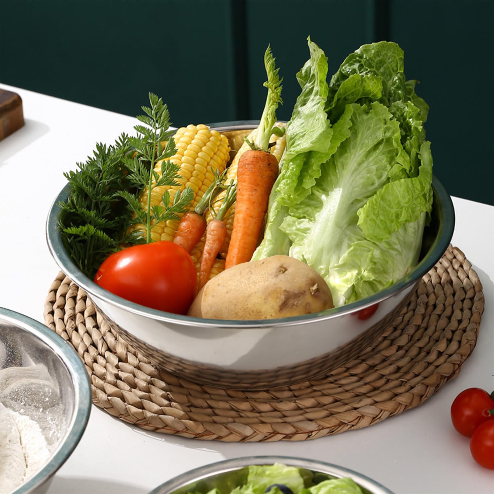 Suwimut large-capacity bowls suitable for kitchen mixing and prep tasks.