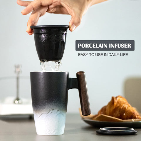 Suyika Tomotime removable ceramic filter for easy, clean tea brewing.