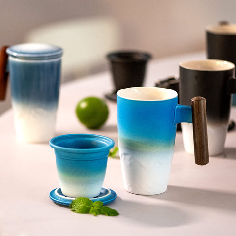Office scene with Suyika Tomotime tea cup on a desk