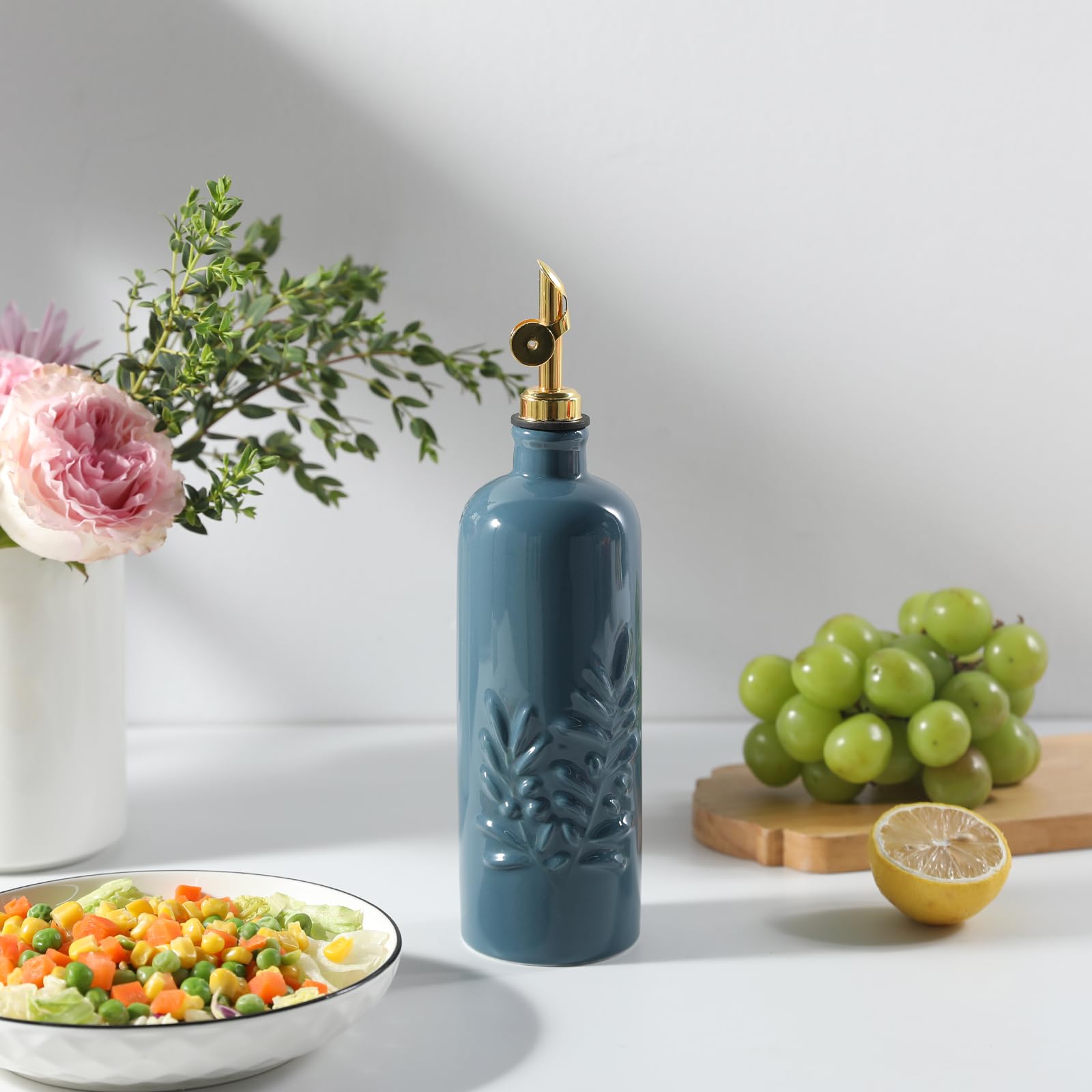 Sweejar dishwasher-safe bottle simplifies cleaning after refilling.