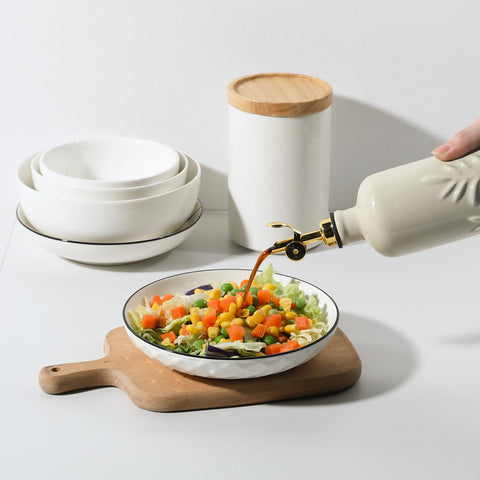 Sweejar opaque ceramic keeps oils fresh by blocking UV light.