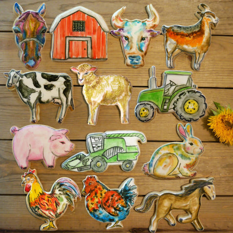 Sweet Cookie Crumbs pig cutter brings playful shapes to snacks and cake decorations.