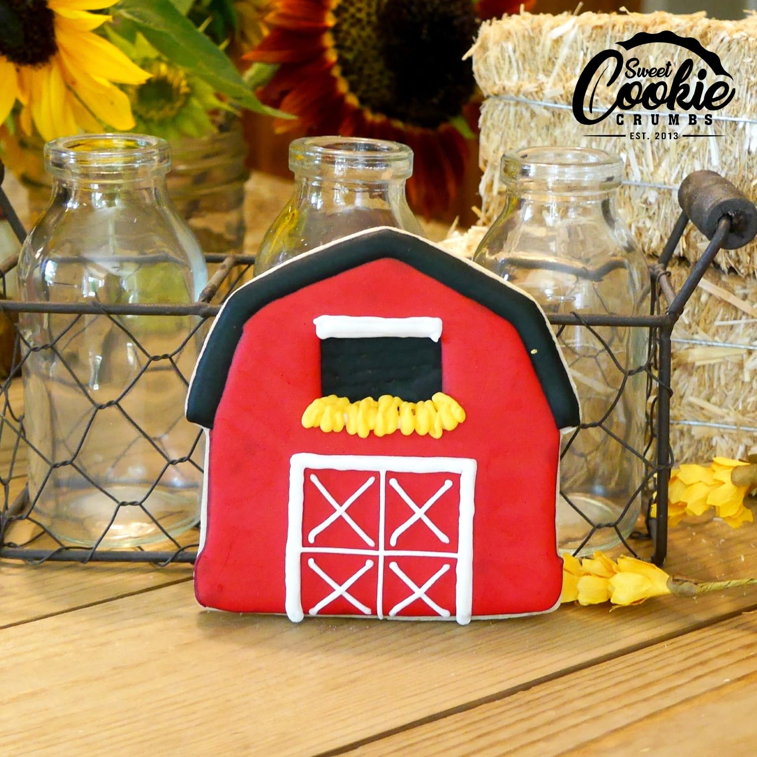 Sweet Cookie Crumbs rooster cutter adds festive character to breakfast pancakes and cookies.
