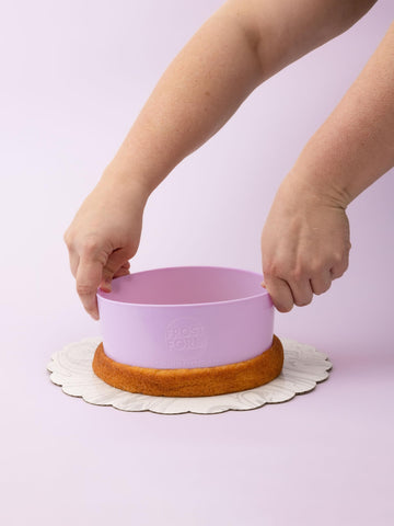 Sweetshop Frost Form 6inch crumb-cutter guides neat frosting edges