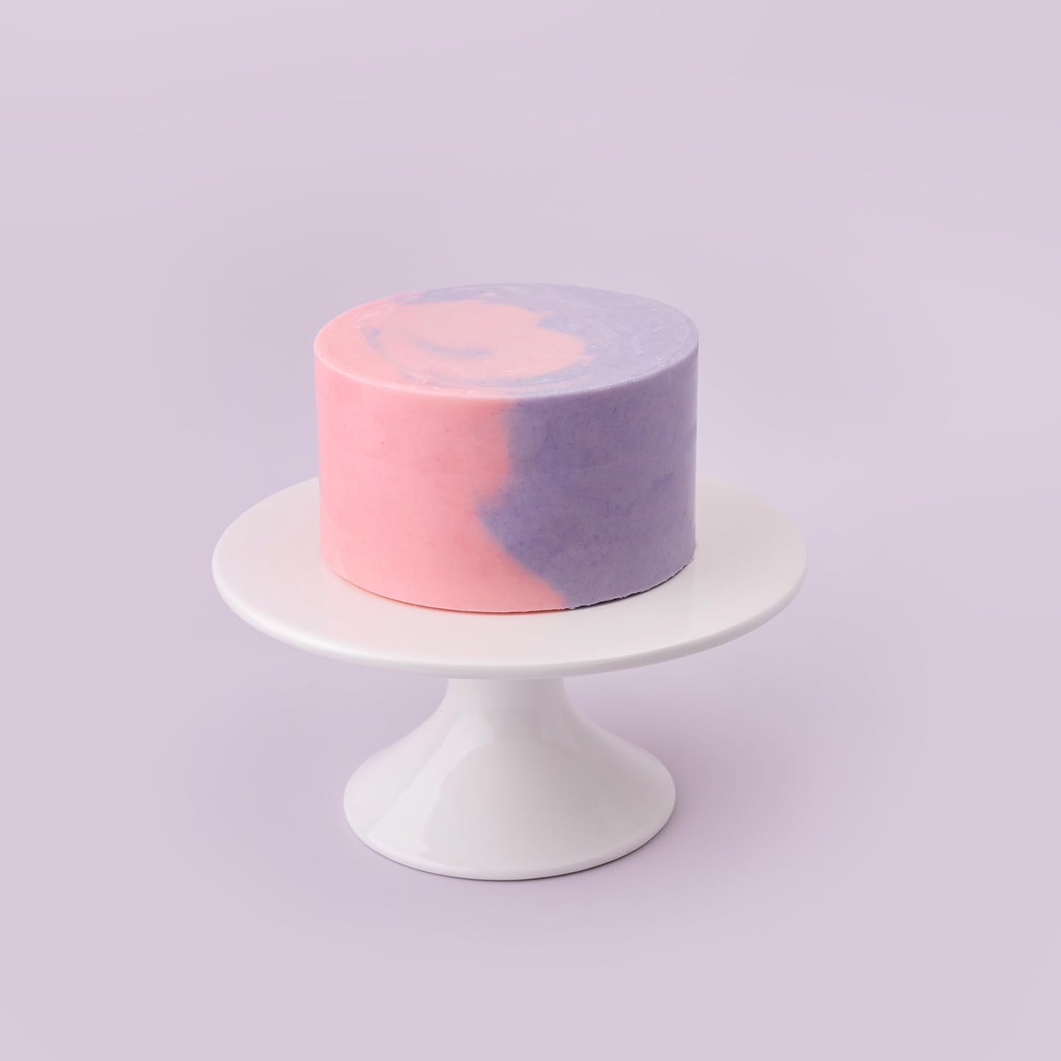 Sweetshop Frost Form kit enables creative cake decorating demos.