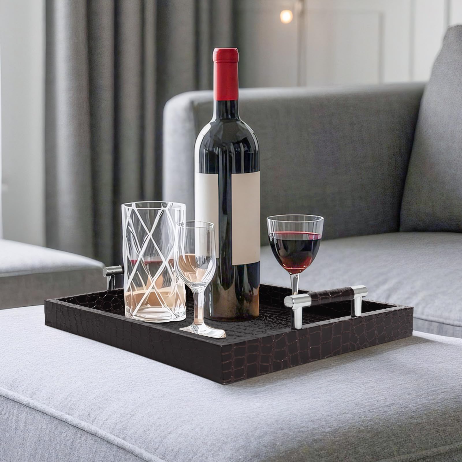 SXNOWS easy-clean tray resists spills and wipes clean with a damp cloth.