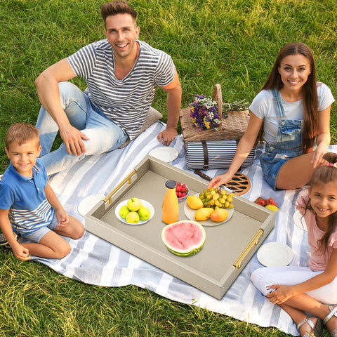 SYYSY Brushed gold handles add a touch of elegance and secure grip.