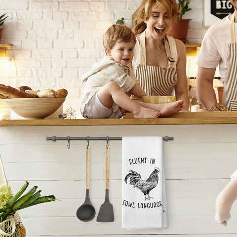 TAEDIN absorbent polyester towel dries fast after spills in busy kitchens.