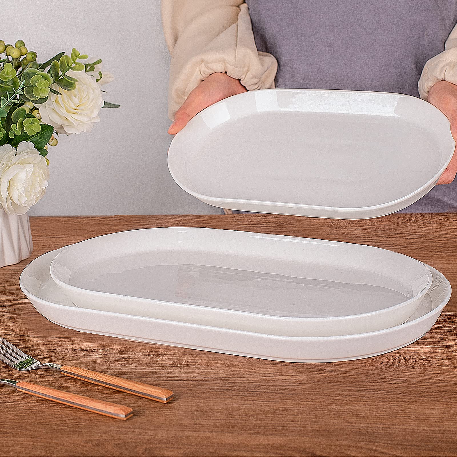 Taeochiy 14-inch oval platter white close-up for appetizers and salads.