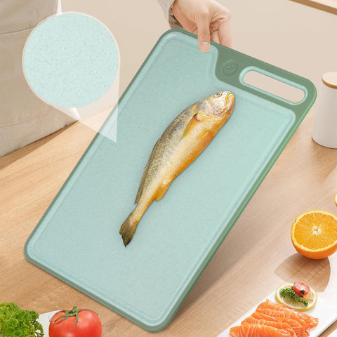 Tagliere anti-scratch cutting board surface resists wear from daily use.