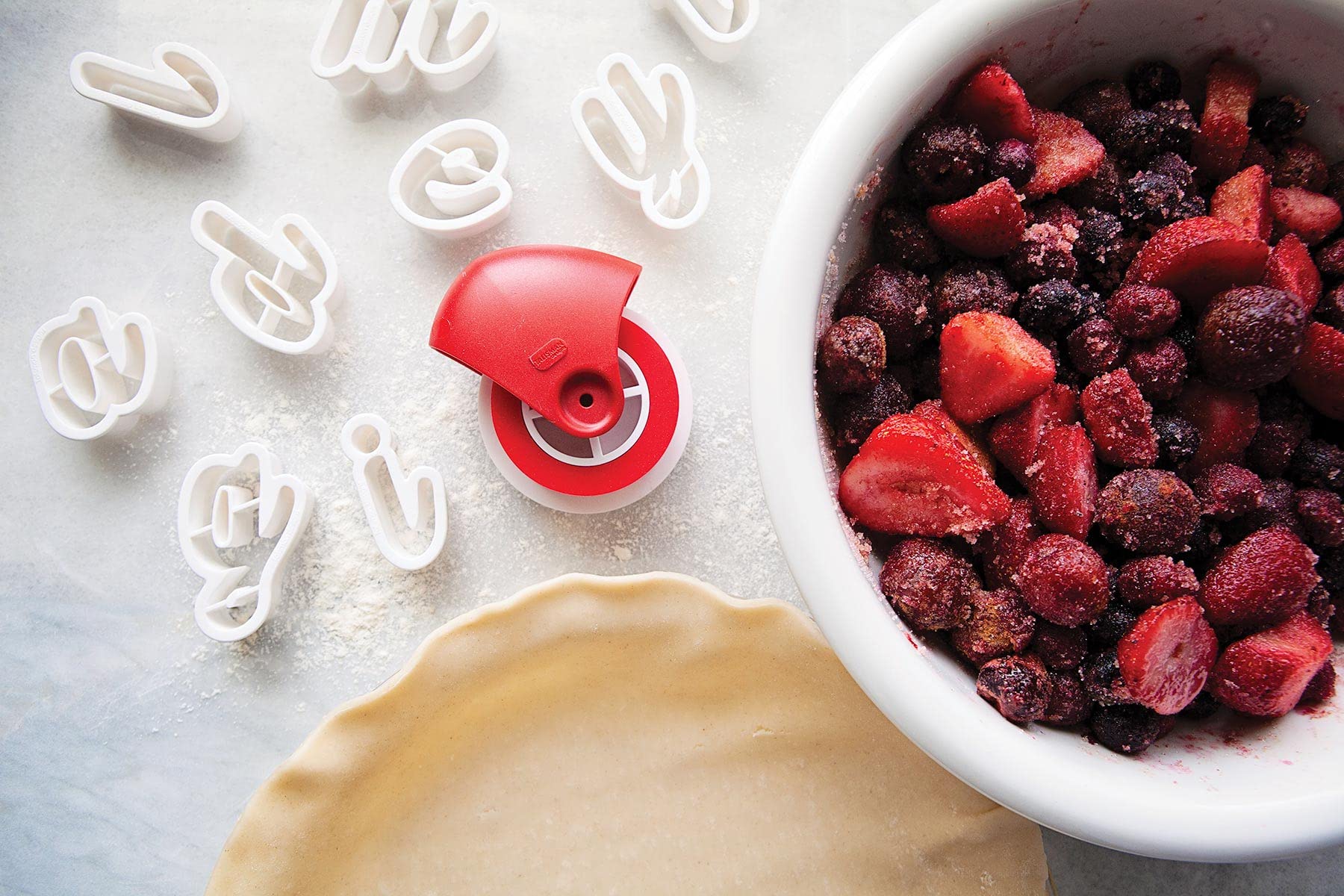 Talisman Designs Pastry Wheel Decorator supports single or double crusts with thick edges.