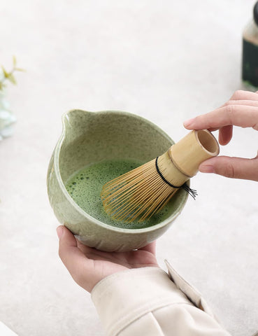 TANG PIN matcha scoop provides precise, mess-free portioning for brews.